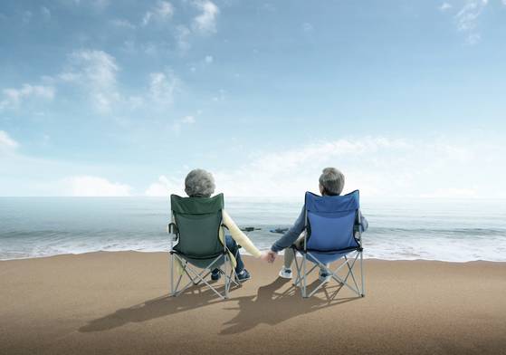 은퇴연령 부부들은 30, 40년 함께 살아왔음에도 불구하고 서로에 대해 모르는 것이 많다고 생각한다. [중앙포토]