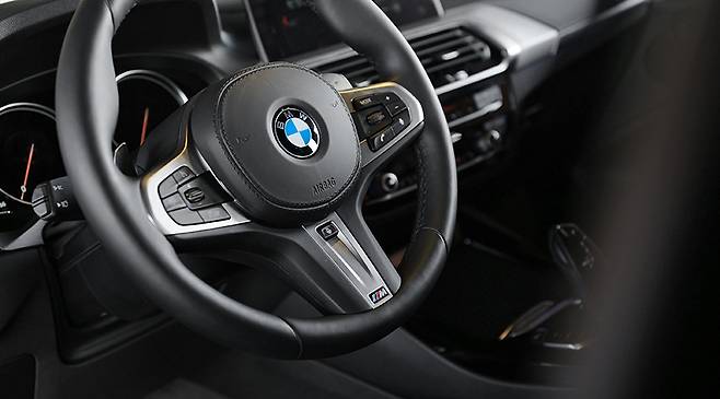 bmw x3 vs cadillac xt5 (17)