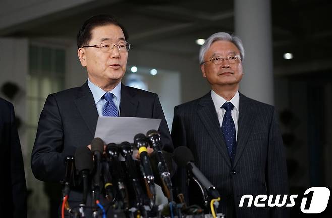 정의용 국가안보실장이 9일 백악관 웨스트윙에서 기자회견을 하고 있다. AFP PHOTO / MANDEL NGAN © AFP=뉴스1