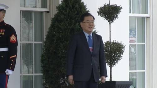 도널드 트럼프 대통령을 만나기 위해 백악관에 도착한 정의용 청와대 국가안보실장 [APTN 캡처]