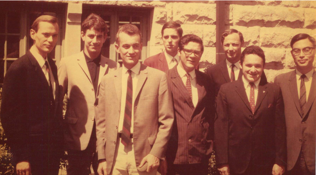 1968년 5월 27일 미국 튤레인대 법대, LL.M. 과정에 입학한 8인. 맨 오른쪽이 나다.