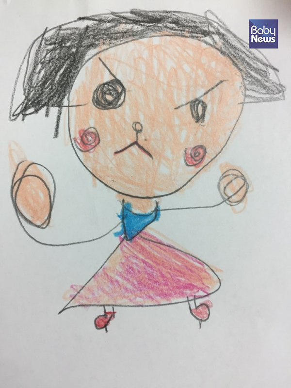 "연아, 엄마 화 났을 때 어때?" 하고 물으니, 연이가 그린 그림.&nbsp;ⓒ신은률