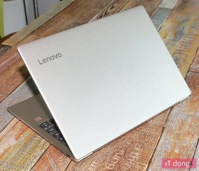 레노버 아이디어패드 720S-13ARR(그레잇북)