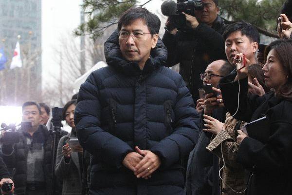 비서 성폭행 의혹을 받고 있는 안희정 전 충남도지사는 지난 9일 서울 서부지검에 출석하는 모습. /장련성 객원기자