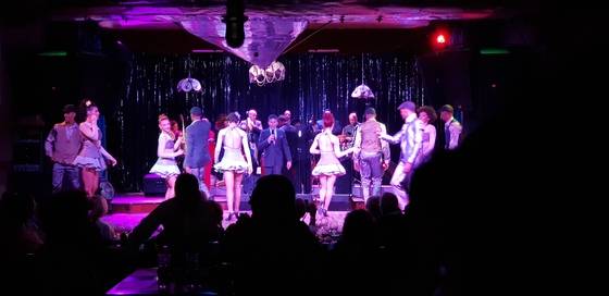 쿠바 아바나 시내의 부에나비스타 소셜 클럽 공연.