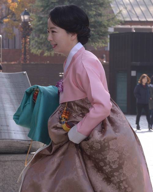 노현정이 2016년 11월 11일 서울 중구 명동성당에서 열린 정몽구 회장의 외손녀 선아영씨의 결혼식에 참석하고 있다. 뉴시스