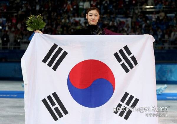스포츠 전문가들은 ‘피겨 퀸’ 김연아를 대한민국 체육계에서 가장 영향력이 큰 인물로 꼽았다. 창간 10주년을 기념해  스포츠동아가 진행한 설문 응답자 100명 가운데 44명이 김연아에게 표를 던졌다. 한국 체육사에서 피겨스케이팅 사상 최초로 올림픽  금메달을 차지했고, 2018평창동계올림픽 개최를 위해 발 벗고 뛰는 등 한국 스포츠발전을 위해 왕성하게 활동한 것을 높이  평가했다. 사진=게티이미지코리아