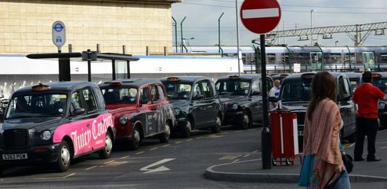 영국 런던의 명물 블랙캡(검정색 택시). [중앙포토]