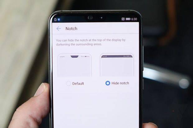 화웨이 P20의 노치를 숨기면 상단 베젤이 두꺼워 진다. (사진=안드로이드폴리스)
