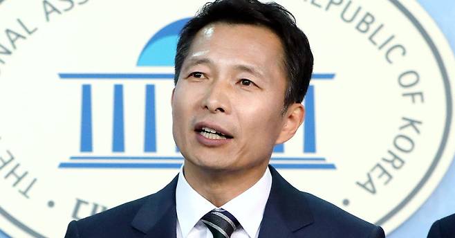 송기호 더불어민주당 전 송파을 지역위원장이 지난 3월 12일 오후 서울 여의도 국회 정론관에서 6·13 송파을 국회의원 재선거 출마를 선언하고 있다. [뉴스1]