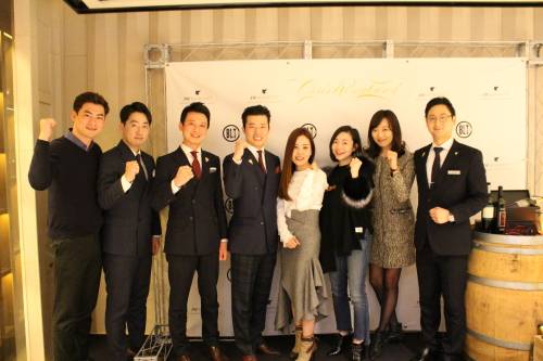 100번째 와인디너를 마치고 소믈리에들과 함께한 정하봉 수석 소믈리에