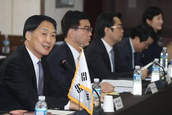 장원삼 외교부 한미 방위비분담협상 대표가 지난 11일 오전 제주 서귀포시 제주국제평화센터에서 열린 제10차 한미 방위비분담특별협정 체결을 위한 2차 회의에서 모두발언을 하고 있다. / 사진 = 뉴스1