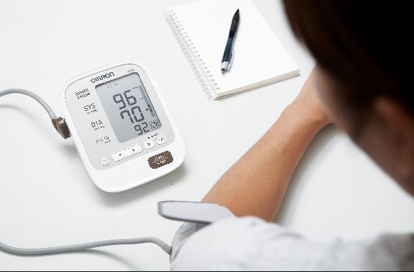 주요 가정용 혈압계의 성능과 안전성을 조사한 결과, 가격과 관계없이 모두 기준에 적합한 것으로 나타났다./사진=헬스조선DB