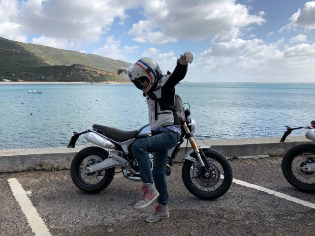 바이크도 날씨도 너무 좋아서 정줄 놓은 포즈