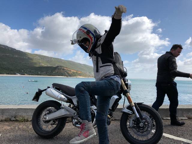 확대 버전-혹자는 인면조 아니냐며...