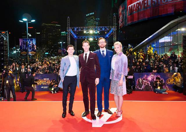 ▲ 최근 한국을 방문한 <어벤져스: 인피니티 워> 출연 배우들. 왼쪽부터 '스파이더맨' 톰 홀랜드, '닥터 스트레인지' 베네딕트 컴버배치, '로키' 톰 히들스톤, '맨티스' 폼 클레멘티에프. ⓒ마블 코리아 페이스북