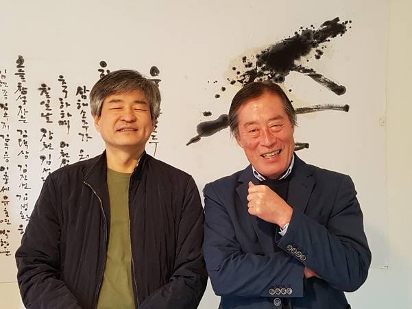 삼해소주가 김현종 대표와 김택상 명인. 김 명인은 “반드시 가족이 가업을 이을 필요는 없다고 본다"고 말했다. /박순욱 기자