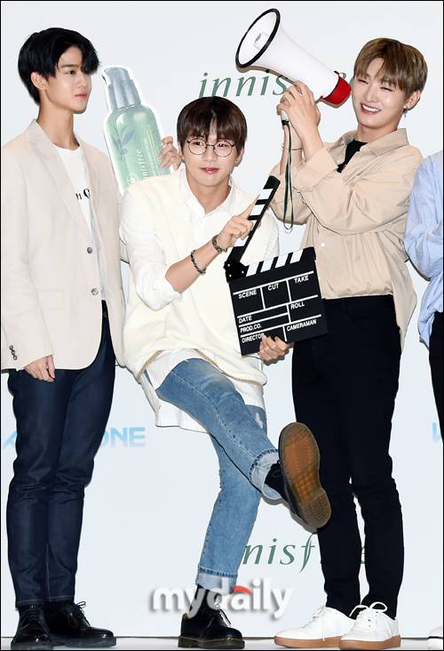 ▲ 워너원 강다니엘 '익살스러운 장난꾸러기'