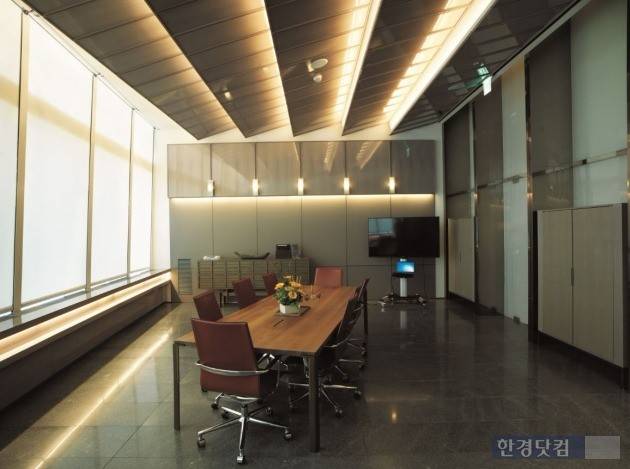 '롯데월드타워 시그니엘 레지던스' 비즈니스룸