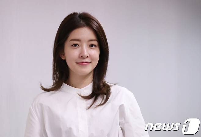 배우 정인선이 23일 서울 종로구 뉴스1 본사에서 인터뷰를 갖고 있다. 정인선은 종영한 JTBC 월화드라마 '으라차차 와이키키'에서 와이키키 게스트하우스에 딸 솔이와 함께 불시착한 분노유발 민폐 싱글맘 한윤아 역을 맡아 열연을 펼쳐 호평을 얻었다.2018.4.23/뉴스1 © News1 박지혜 기자