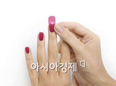 인코코의 붙이는 네일 폴리시