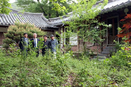 구찬회 생가를 찾은 독립운동정신계승사업회(상임대표 배한동) 회원들 ⓒ정만진