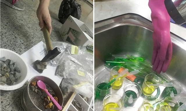 한 과학실무사가 채집해 온 돌멩이를 직접 쪼개고(왼쪽), 수업 뒤 화학물질이 남은 실습용기를 씻고 있다.