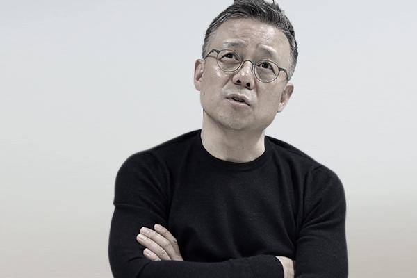 서울대 종교학과 배철현 교수. 2016년의 ‘심연'에 이어 최근 출간한 ‘수련' 그리고 이어질 ‘정적'과 ‘승화'까지, 그는 종교 없는 자들을 위한 ‘21세기형 경전'을 쓰는 중이다./사진=조인원 기자