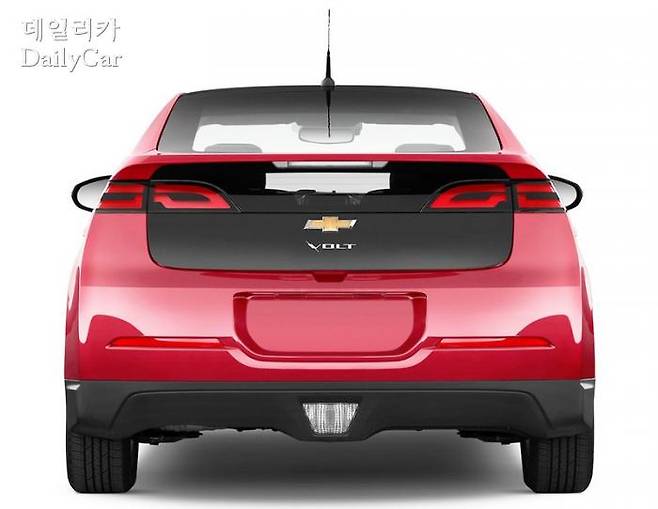 배기구가 보이지 않는 하이브리드 차량 볼트