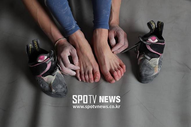 ▲ 셀수 없는 인공 암벽과 자연 암벽 그리고 고층 건물을 정복했던 김자인과 손과 발 ⓒ 한희재 기자