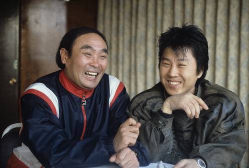 2002년 세상을 떠난 이주일과 조용필은 형, 동생하며 막역한 우정을 나눴다. [중앙포토]