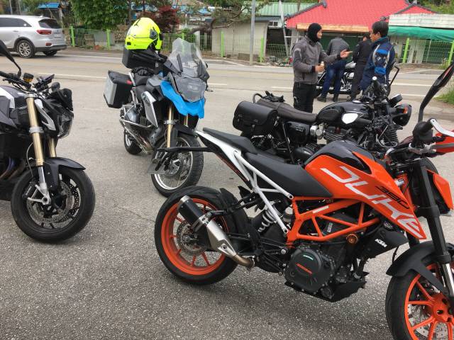 저의 여의도 모임인 ‘헝그리 라이더스’들과 춘천 승호대 가는 길