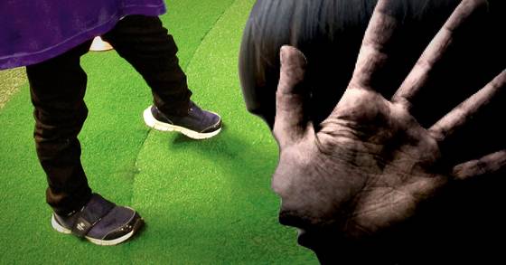 교장 선생님 훈화 중 장난을 쳤다는 오해를 받고 체육 선생님에게 뺨을 맞은 사건은 나에게 큰 상처로 남았다. [중앙포토]