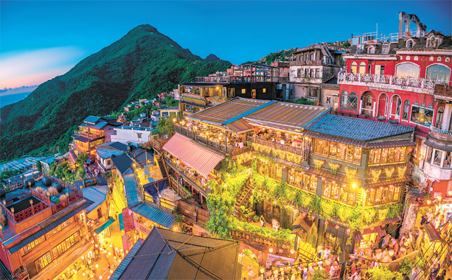 지우펀은 애니메이션 센과치히로의 행방불명의 모티브로 유명한 곳으로 타이페이 근교의 손꼽히는 관광지다.