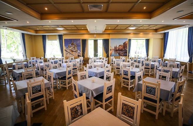 대표팀 베이스캠프 숙소인 뉴 피터호프 호텔 식당 전경. [연합뉴스]