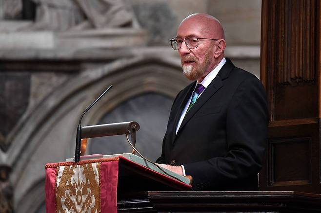 노벨상을 받은 미국의 물리학자인 킵 손(Kip Thorne)이 고인을 기리는 발언을 하고 있다. [AFP=연합뉴스]