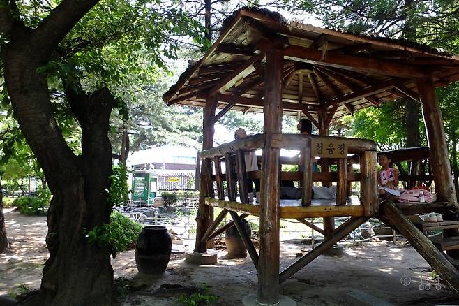 어른, 아이 모두 좋아하는 원두막. ⓒ김종성
