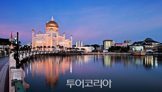 ▲ 술탄 오마르 알리 사이푸딘 모스크(Sultan Omar Ali Saifuddien)