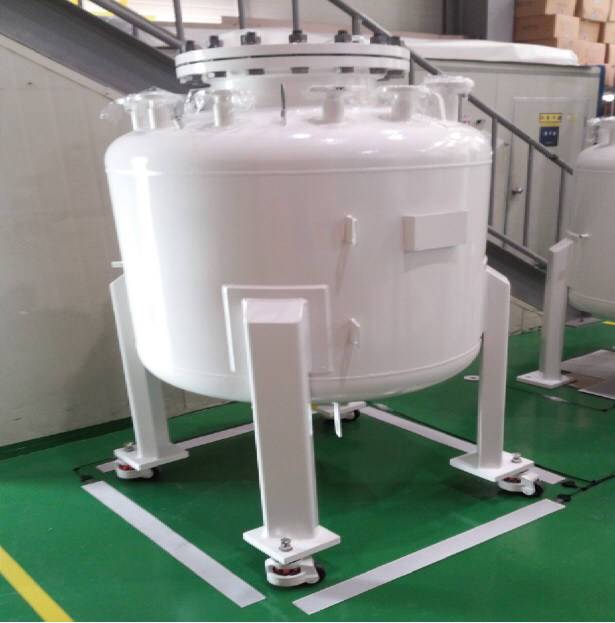 화학약품을 사용하는 산업현장에 적용된 에프티에스에스의 누액감지센서 제품.