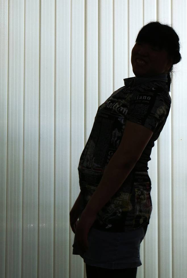 여성은 식사 시간이 짧거나 여가 시간을 앉아서 보낼 경우엔 비만일 경우가 상대적으로 많았다. [중앙포토]