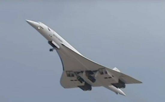 이륙 후 바퀴를 접는 콩코드기.[사진=유튜브 화면캡처]