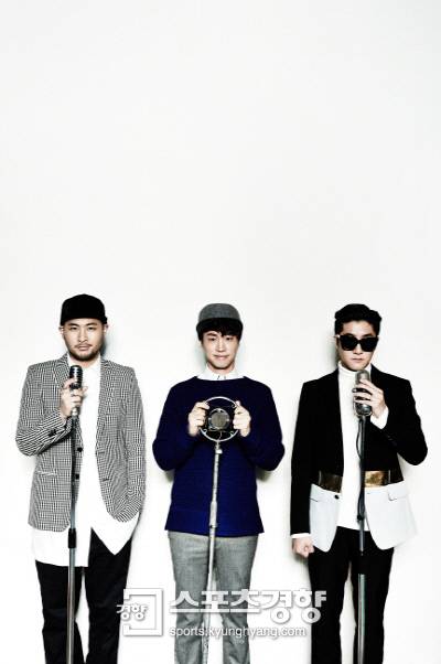 그룹 에픽하이. 왼쪽부터 미쓰라진, 타블로, DJ 수컷. 사진 경향DB