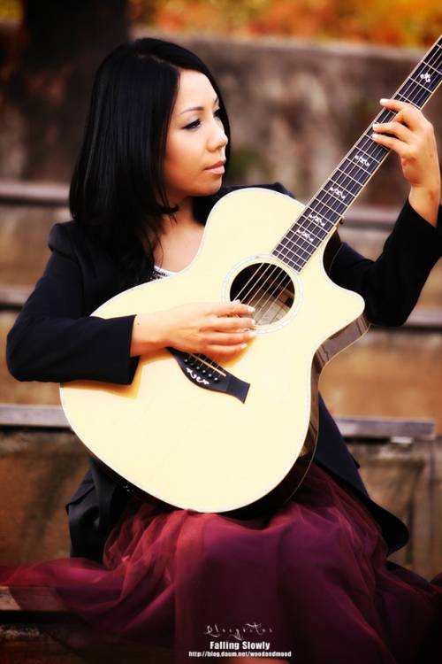 양하영은 실용음악 교수로 재직하며 꾸준한 음악활동을 보였다.