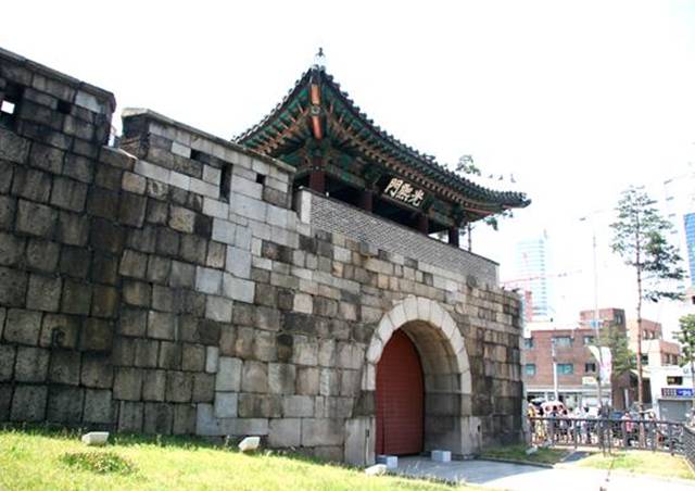 ▲수구문 또는 시구문으로 불렸던 광희문 Ⓒ서울학교