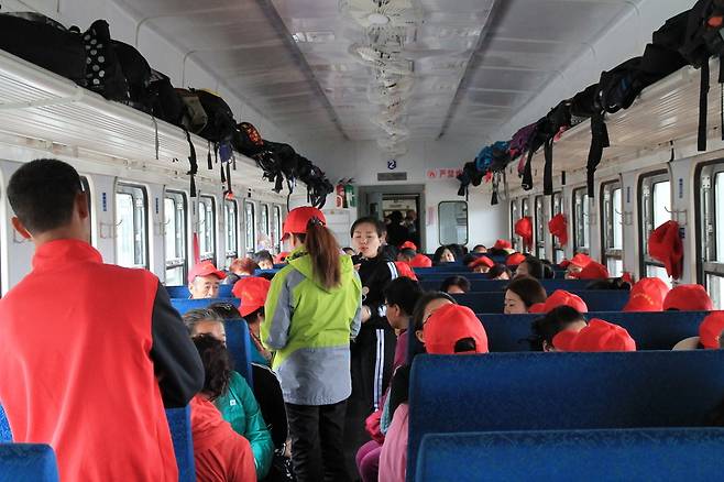 중-러 국경 열차에 가득 탄 중국인들.
