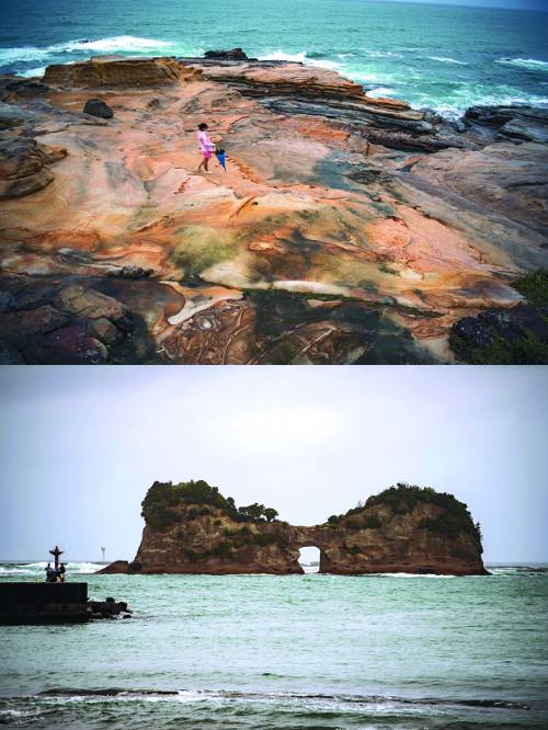 1000장의 다다미를 깔아 놓은 듯한 센조지키(위). 직경 9m 정도의 둥근 해식동굴이 있는 엔게쓰도(아래).