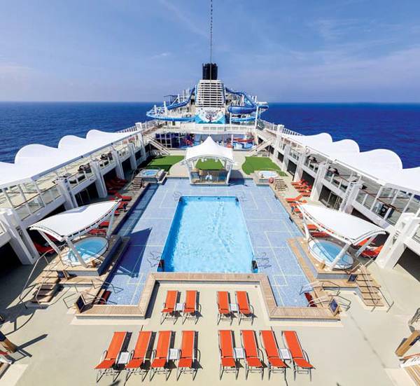 15만t급 초대형 크루즈 모항.