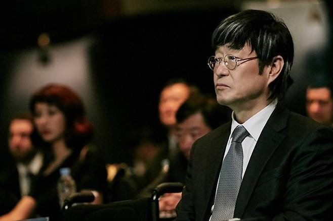 드라마 '사자'에서 자신의 욕망에 집착하는 의학박사 우기석 역을 맡았다 중도 하차한 배우 김창완 (사진=마운틴무브먼트 제공)