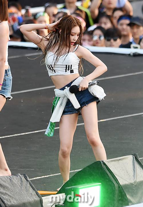 ▲ 청하 '아찔하게'