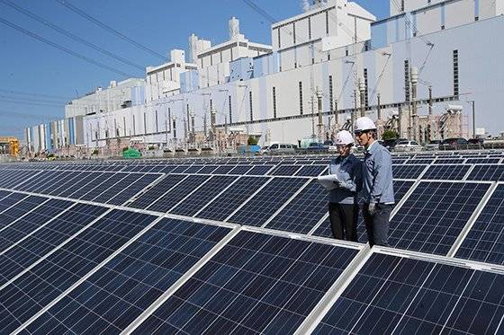 동서발전이 충남 당진 화력본부 유휴부지에 가동중인 태양광발전.